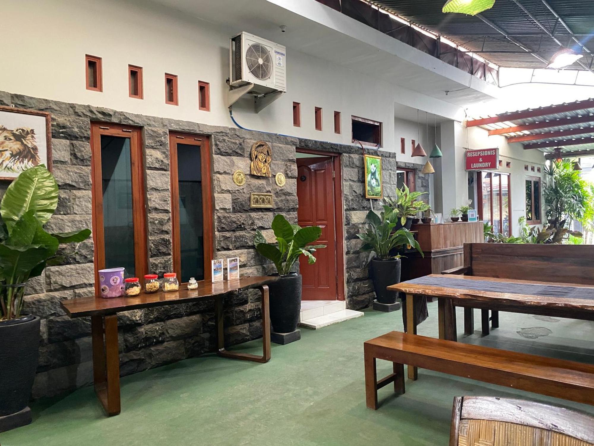 Ada Homestay Magelang Exterior photo